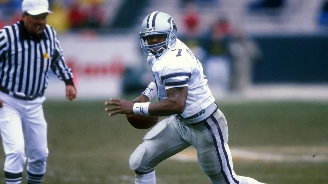 Daily Delivery | Kansas State's Michael Bishop finally gets his spot in the College Football Hall