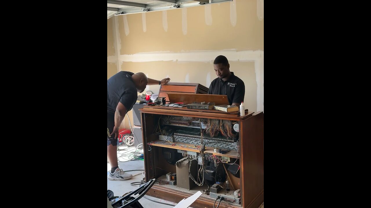 Marcus T. Spears on organ 🎹🎵🔥🔥