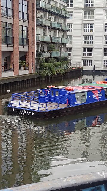 boat rides at Camden Lock