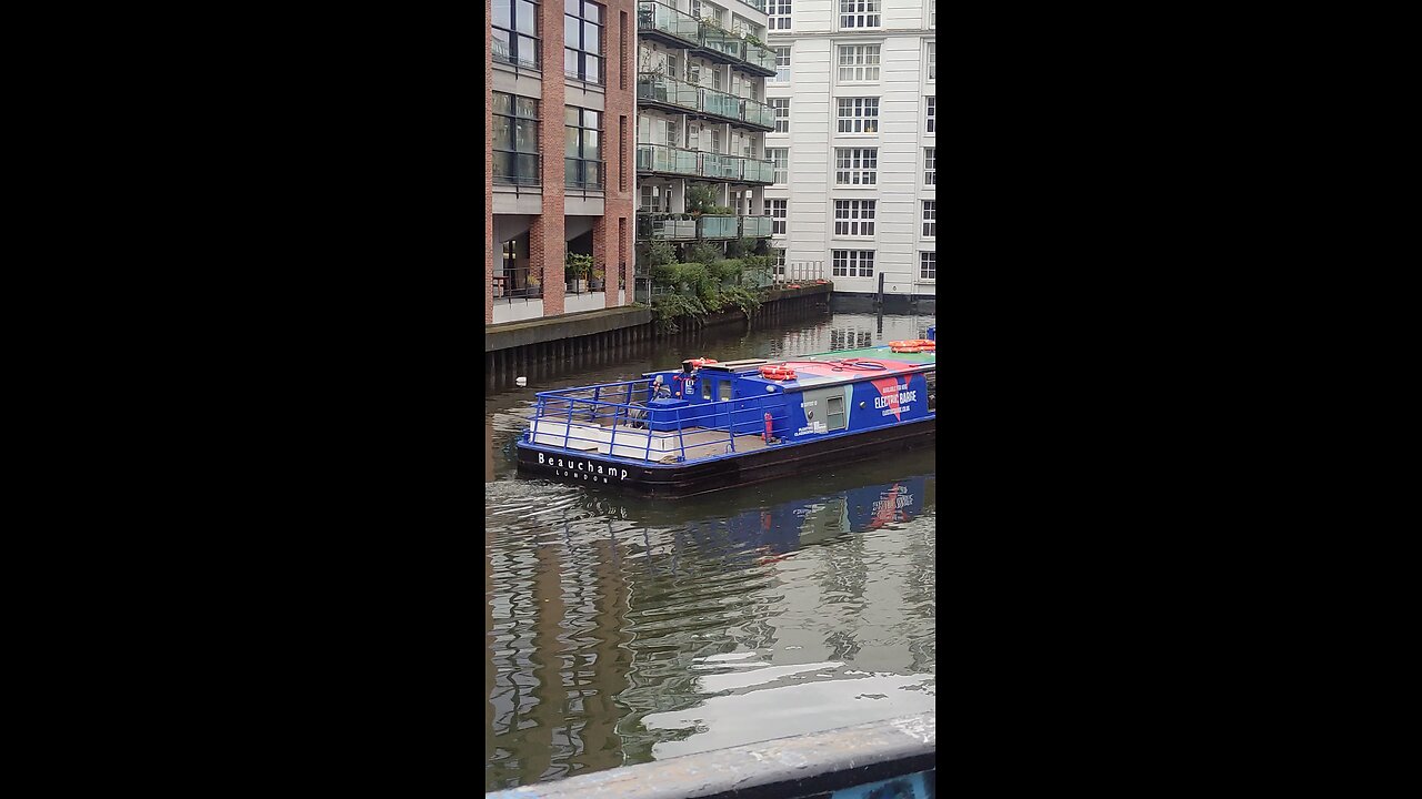 boat rides at Camden Lock