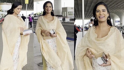 Poonam Pandey looked stylish as she arrives at the airport 😍🔥📸✈️