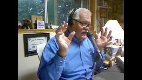 Crime Surges in America as Criminals Walk Into Stores and Steal Without Consequences (@15:20)