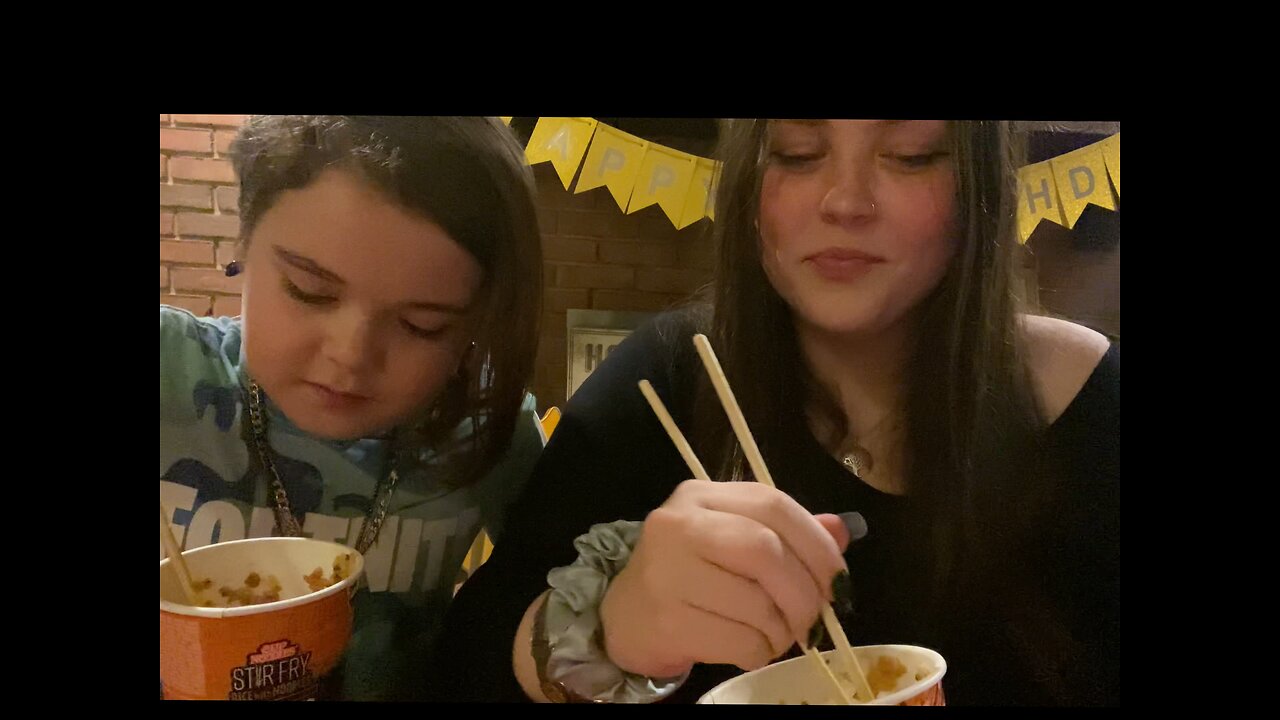 Trying Cup Noodles Stir Fry General Tso’s with my mom | Needs more spice🥵🌶️| TheDragon2015