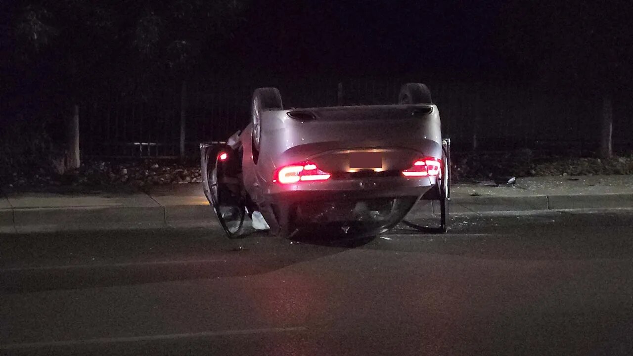 How many Albuquerque PD does it take to look at a rollover crash?!