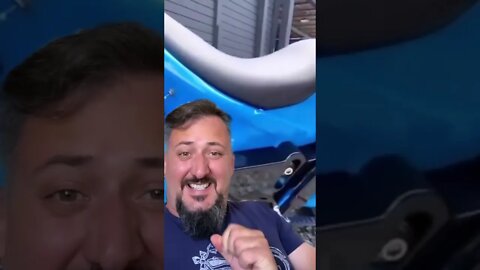 Moto da Haley Davidson, azul? Que moto é essa