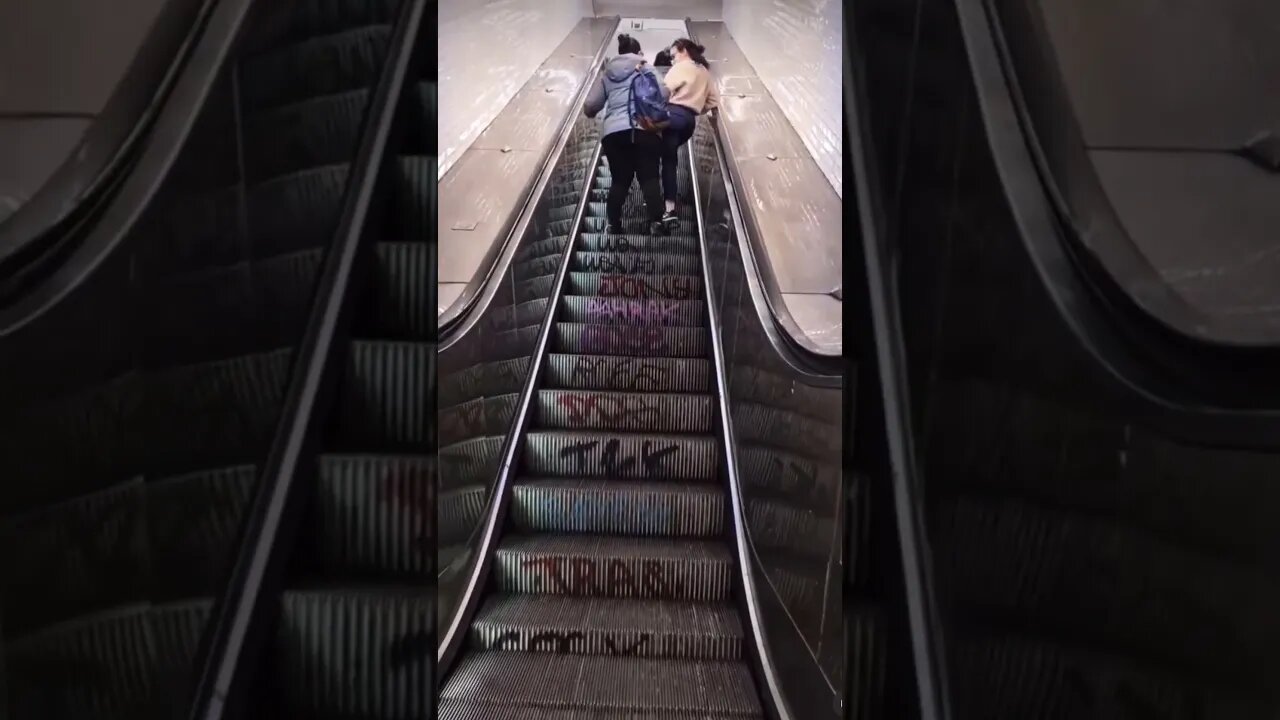 GRAFFITI TAGS ON ALL STEPS 😮 #graffiti #graffititagging #shorts
