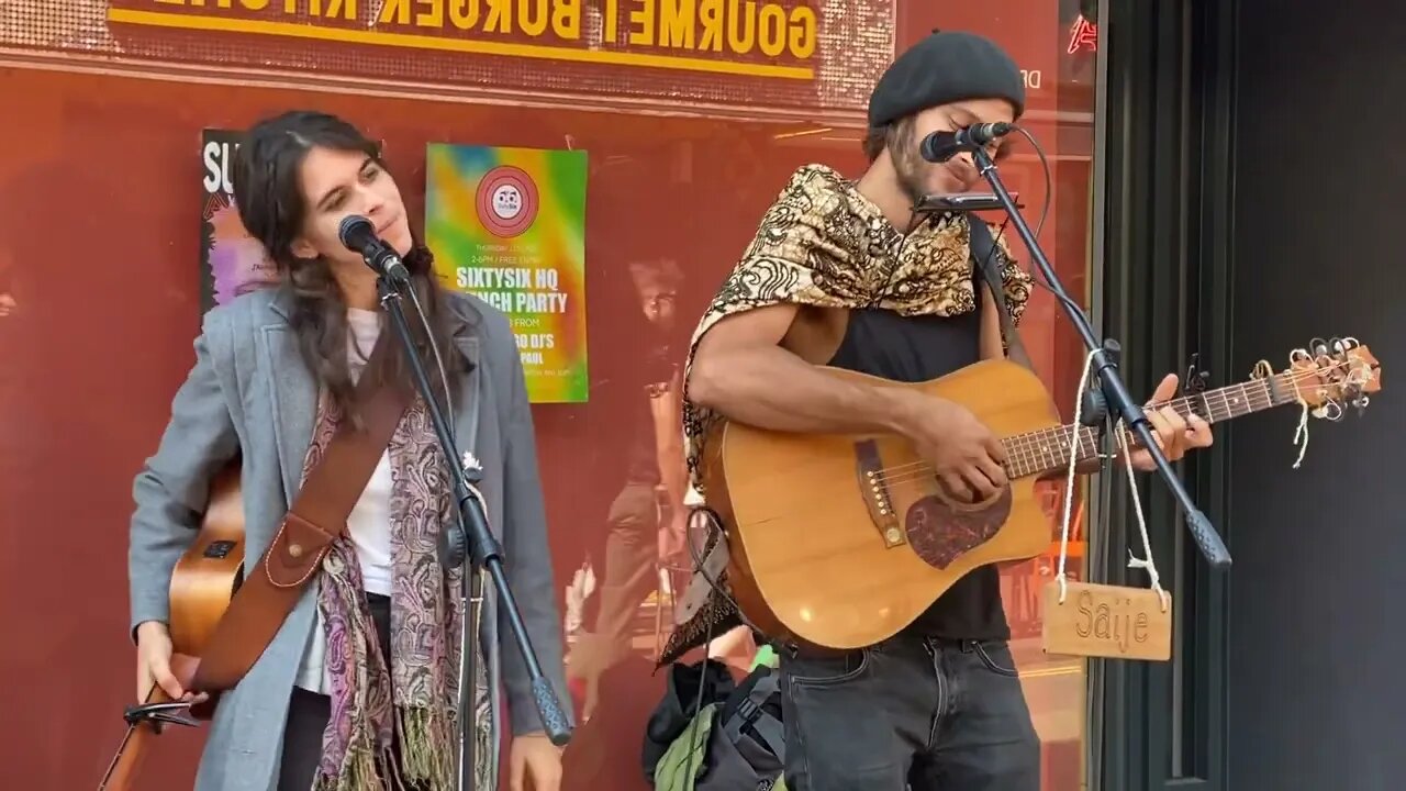 Sublime and peaceful sound that touches the soul! Contemporary Australian folk duo, Saije busking!