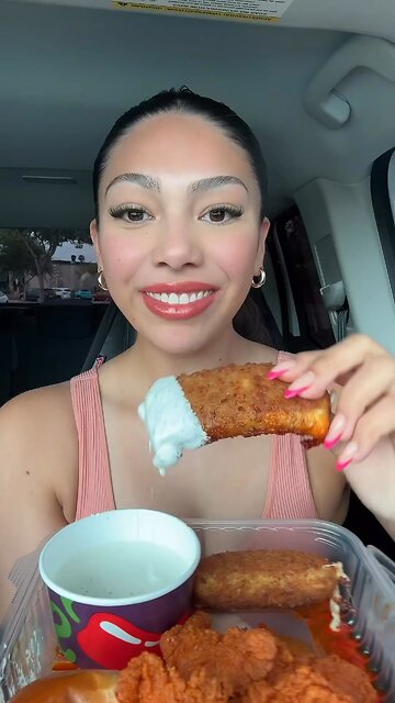 Hot girl mukbang