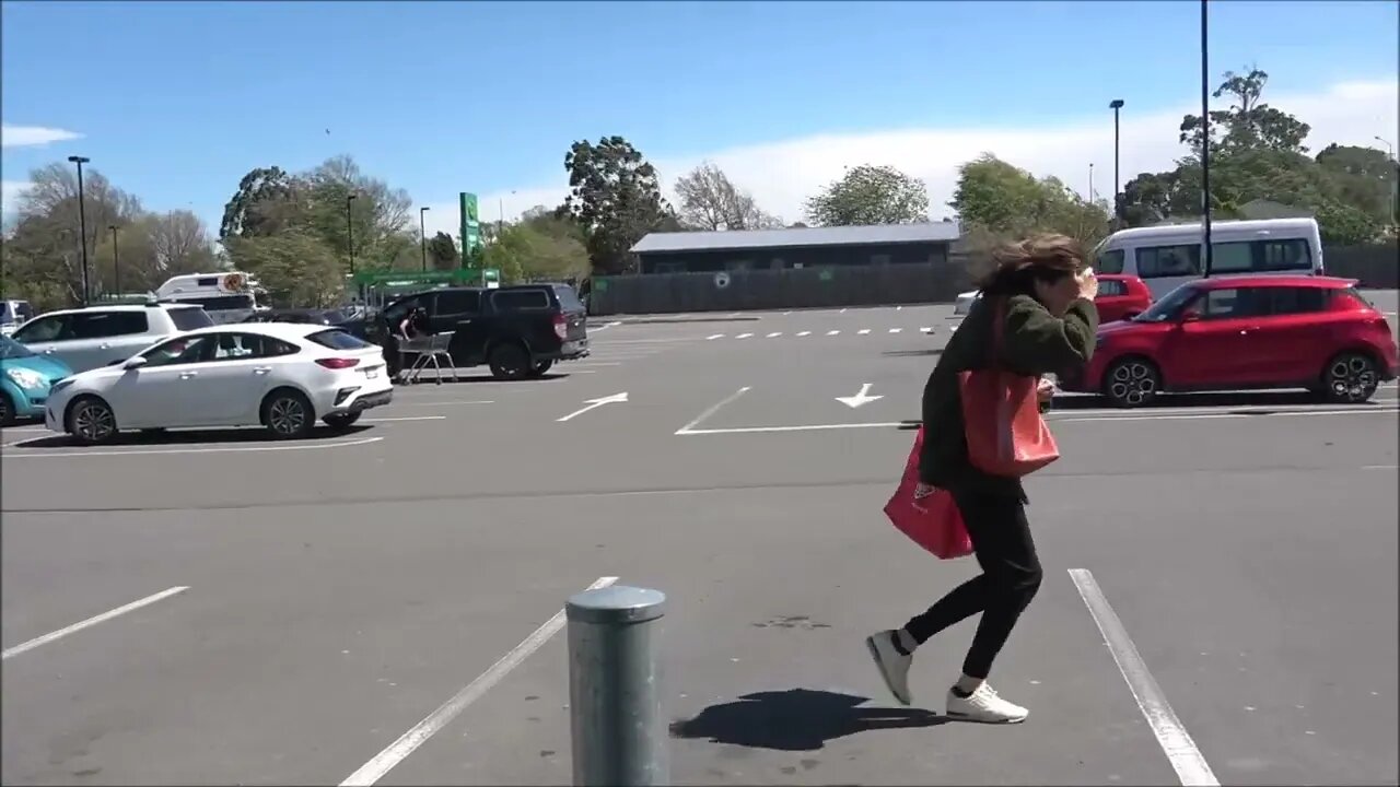 North Canterbury NZ - strong damaging wind.