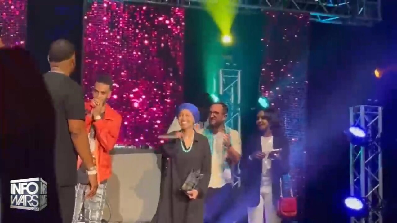 Ilhan Omar Booed Off Stage By Somali Americans At Event In Her State