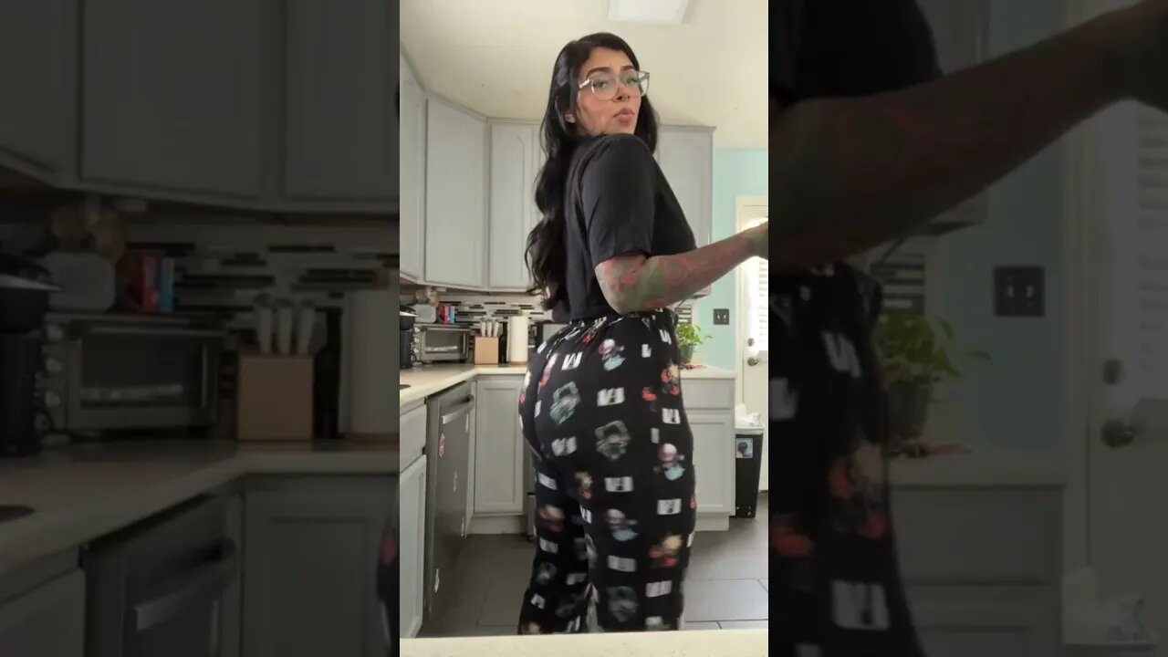 Twerking Tiktok Challenge Big Bank #USA #twerkingtiktokbigbank #shorts