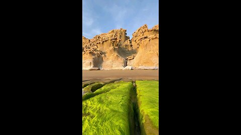 Пляж Мокасар, порт МокамMokasar beach, Moqam port