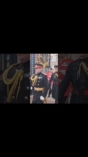 The kings Guards walking out of the gates of Buckingham Palace #buckinghampalace