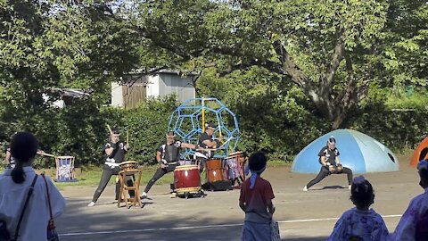 Amazing Japanese Taiko drummers