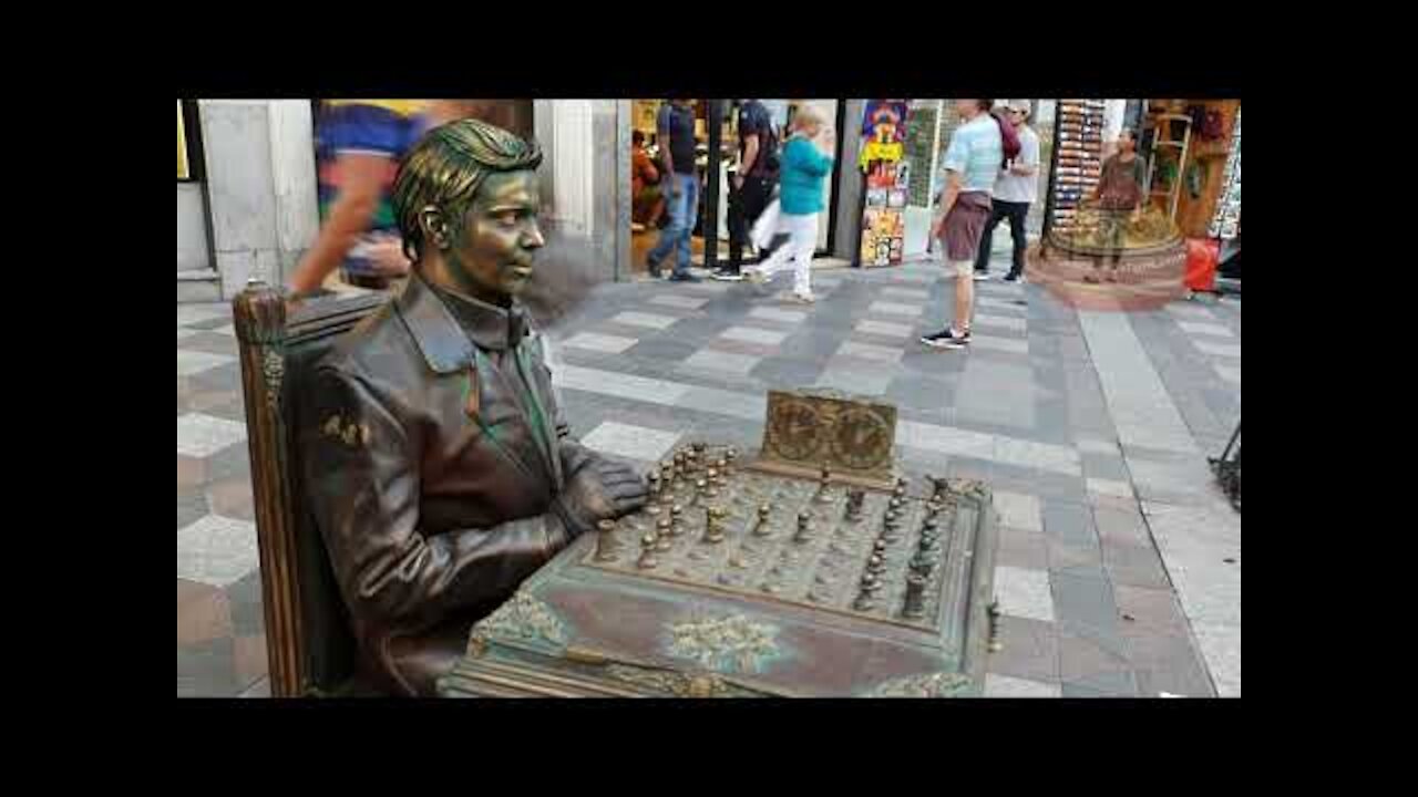 AMAZING LIVING HUMAN STATUE | MADRID SPAIN |