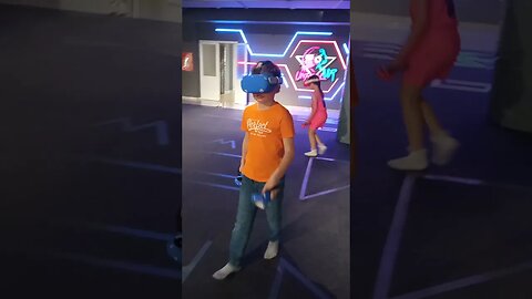 tiktok:unreal.md 🎮👾🕹️ #vr #vrclub #virtualreality #unrealvr #moldova #vrarena 🖤@unrealvrmda