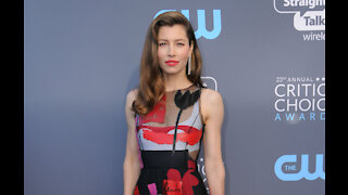 Jessica Biel feels like she has 'a thousand' children