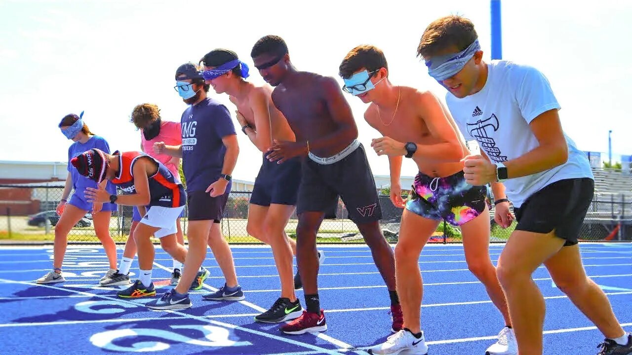 RACING A BLINDFOLDED 400!!