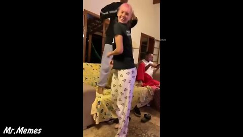 yt1s com BEST MEMES COMPILATION 2022 Try Not To Laugh Memes Funny Videos mp4