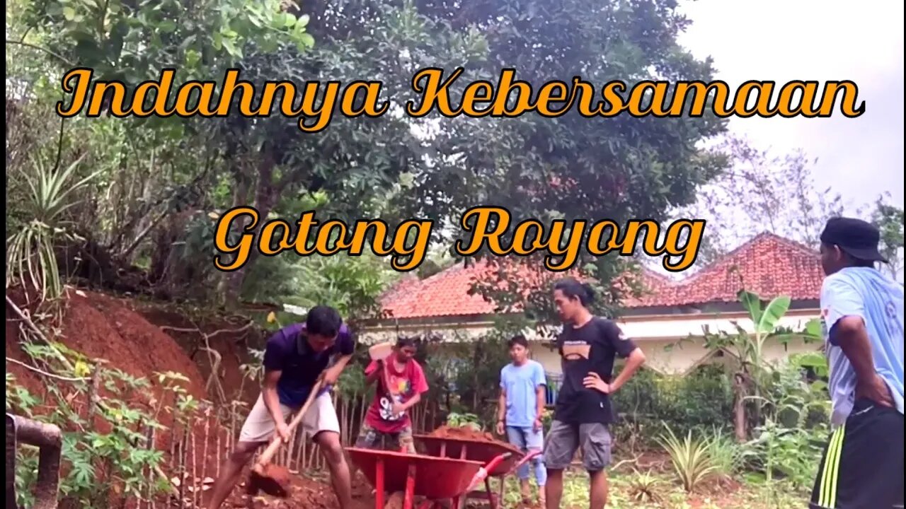 Gotong Royong Membuat Lapangan Bulutangkis Grumbul Traos