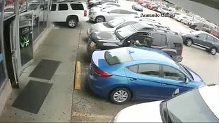 SUV slams into bakery in Texas