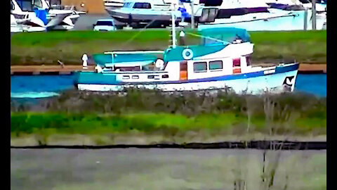 IECV TATA #08 | ⛵Boat Going By On The Water & Helicopter Fly In The Air 4-21-2014