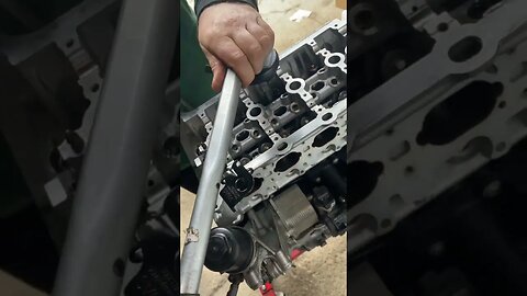 مفتاح لظبط قوة ربط المسمار