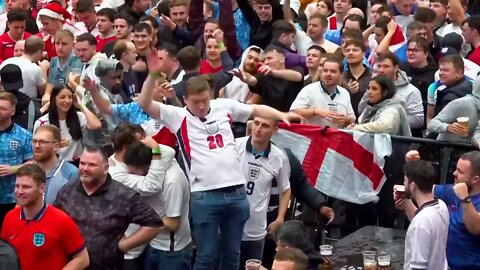 England fans go CRAZY celebrating Saka, Rashford and Grealish goals against Iran at Qatar World Cup