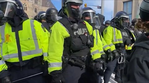 *EMOTIONAL** CANADIANS SING AMAZING GRACE ON THE FRONT LINE