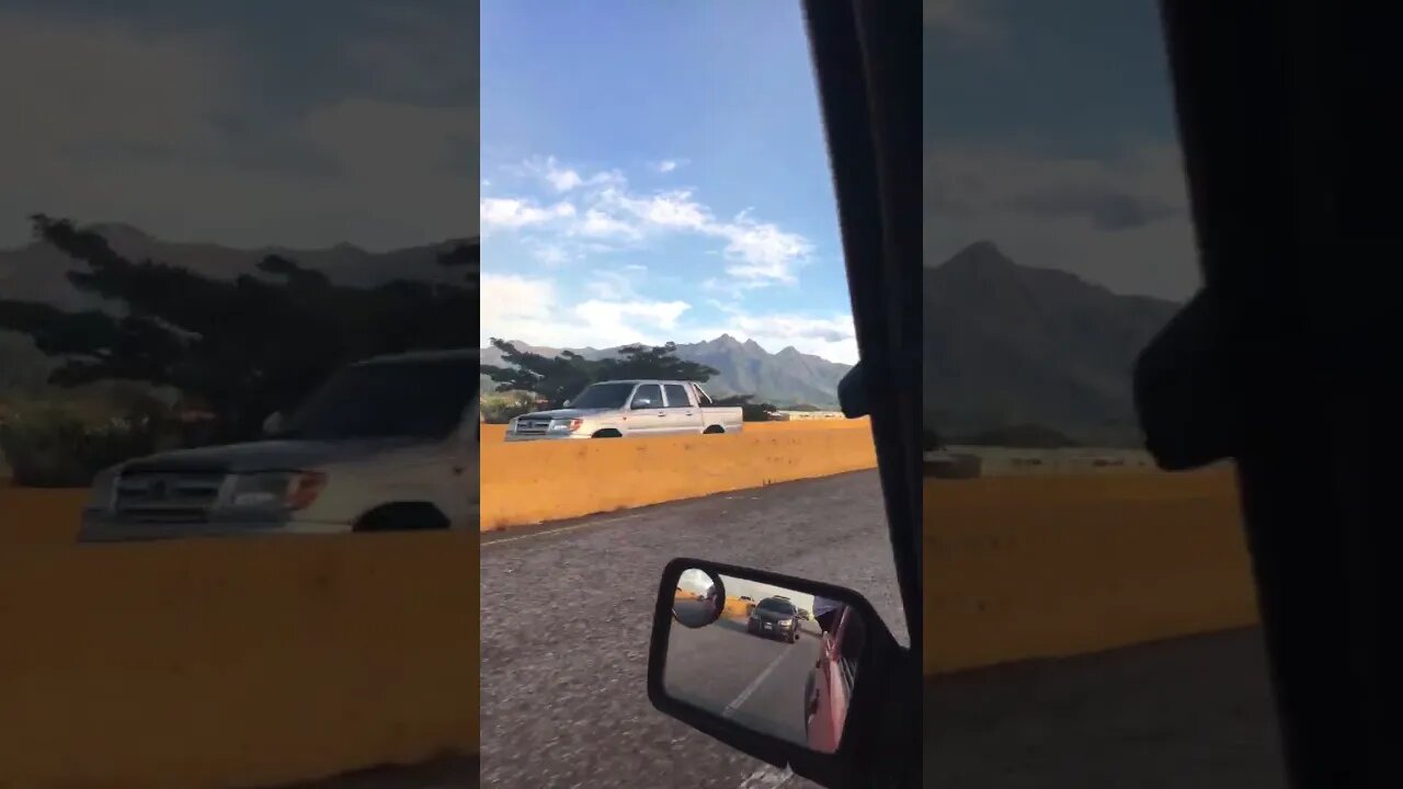 Driving in to San Deigo “Venezuela Now” Jan 5th, 2023