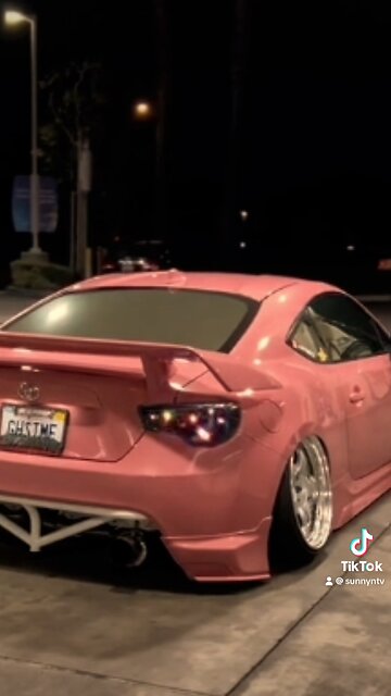 Car look so cool. 😎