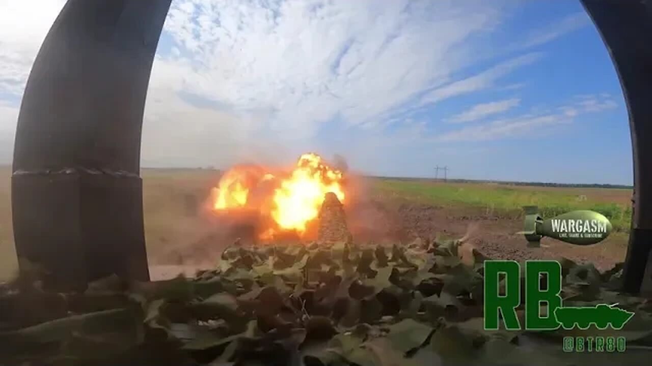 Ukrainian kamikaze drone misses Russian tank