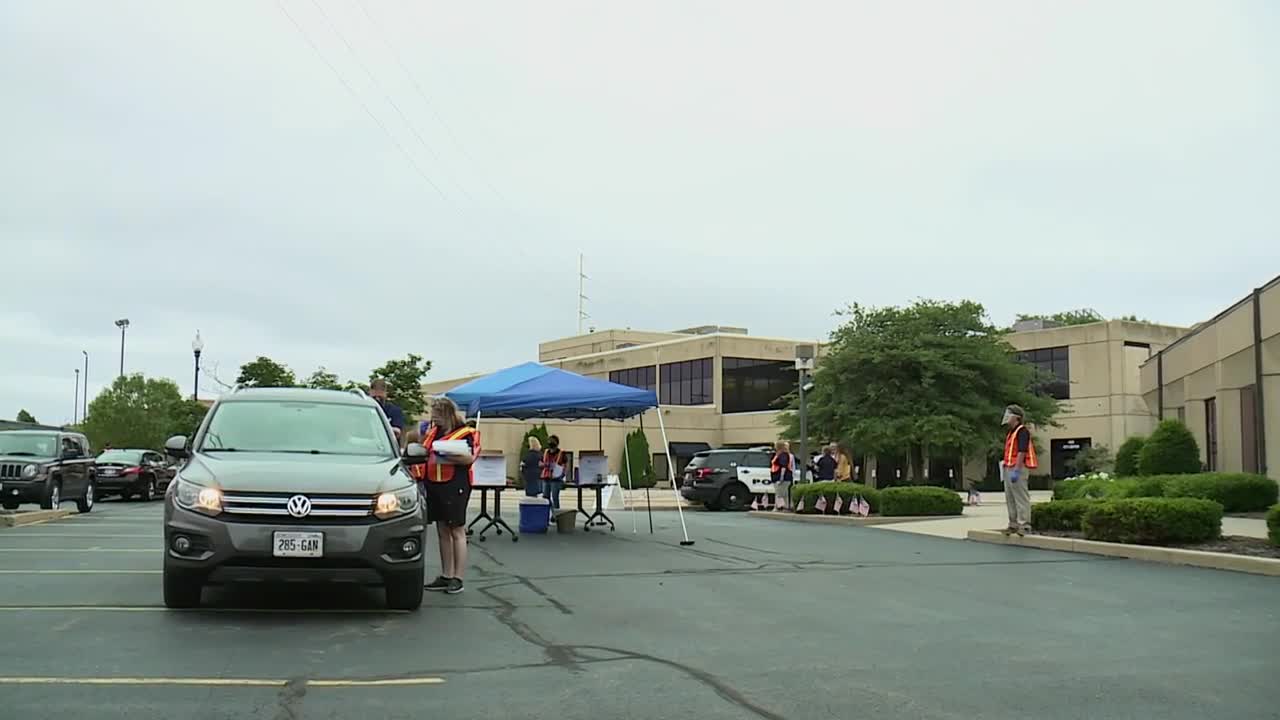 Hundreds of people attend drive-thru job fair