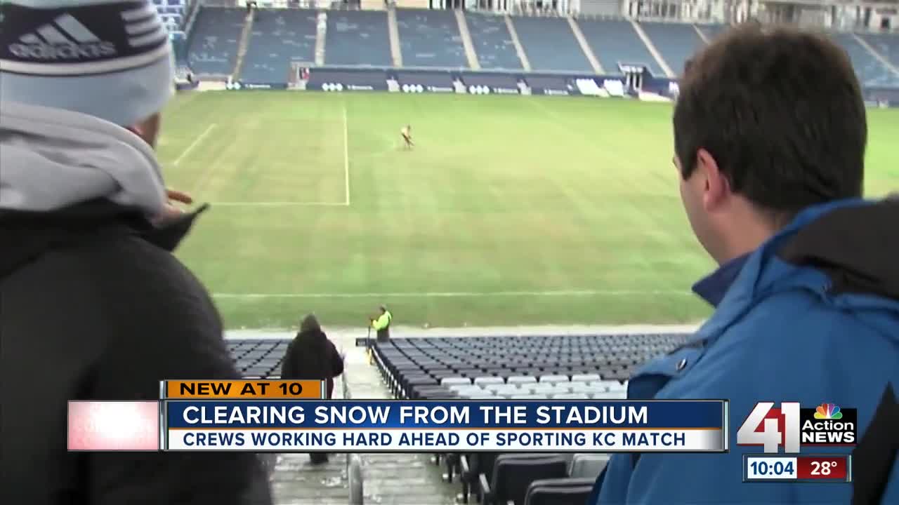 Sporting KC grounds crew clears field of snow