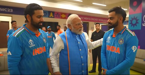PM Modi Meets the Men in Blue, Comforts Indian Cricket Team After World Cup Final
