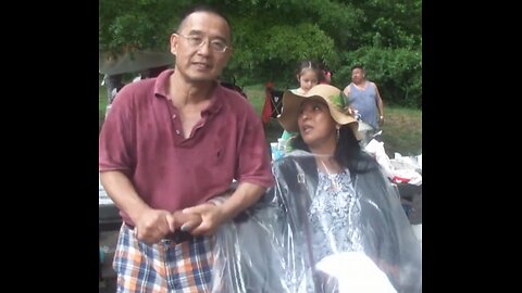 Luodong Briefly Massages Mature Mexican Woman In Sun Hat