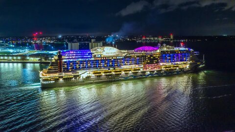 AIDA Prima 26/09/2022 departure cruise ship to Le Harve 4k night shoot