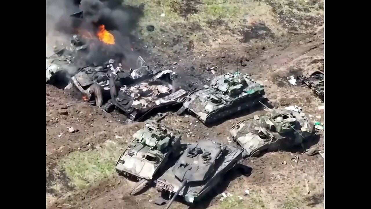 Piles of burned Leopards and other NATO equipment in Ukraine near Rabocino