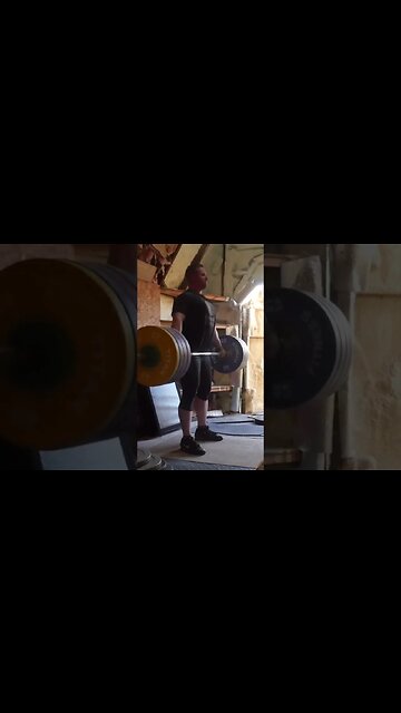 191 kg / 420 lb - Snatch Grip Deadlift