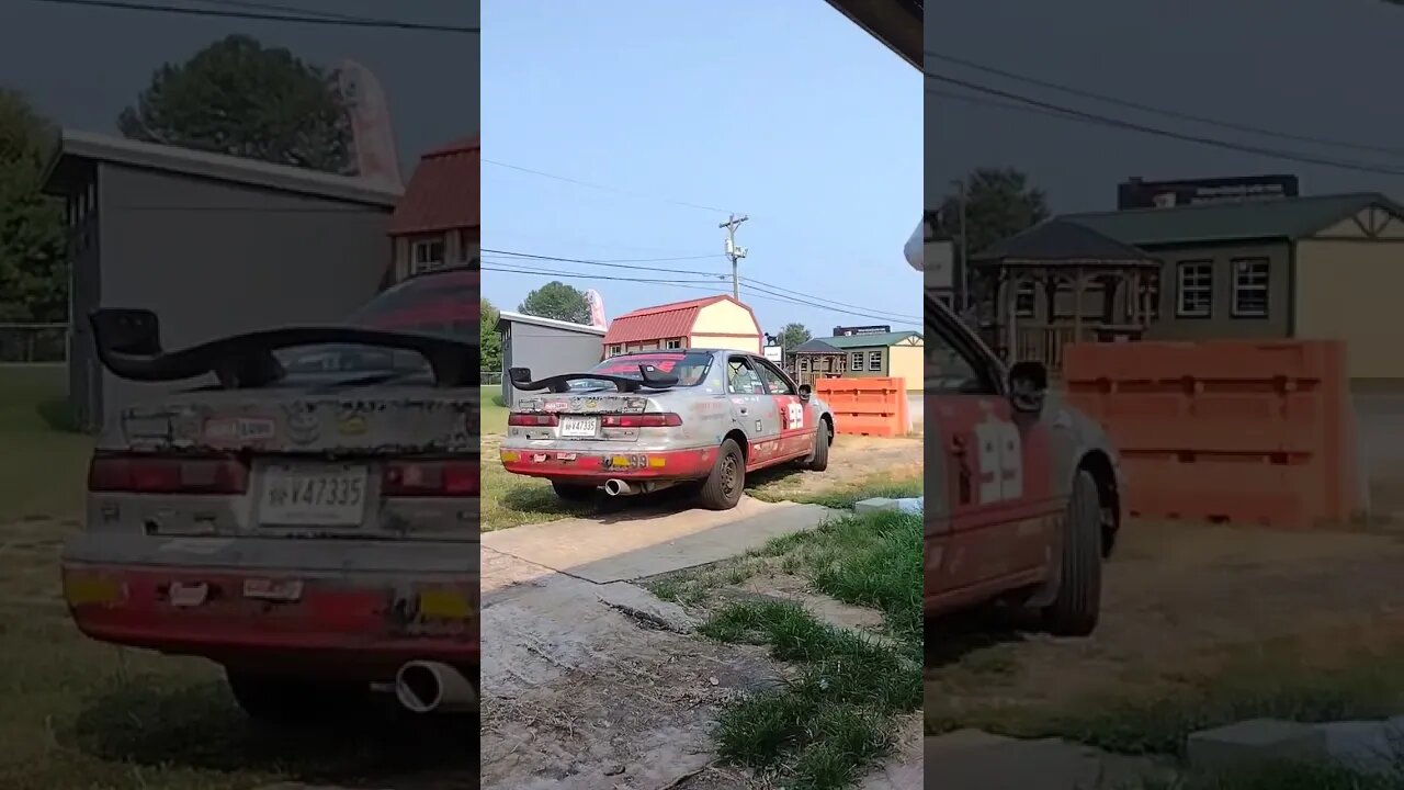 glitch in The matrix? dozens of cars just sit still in traffic