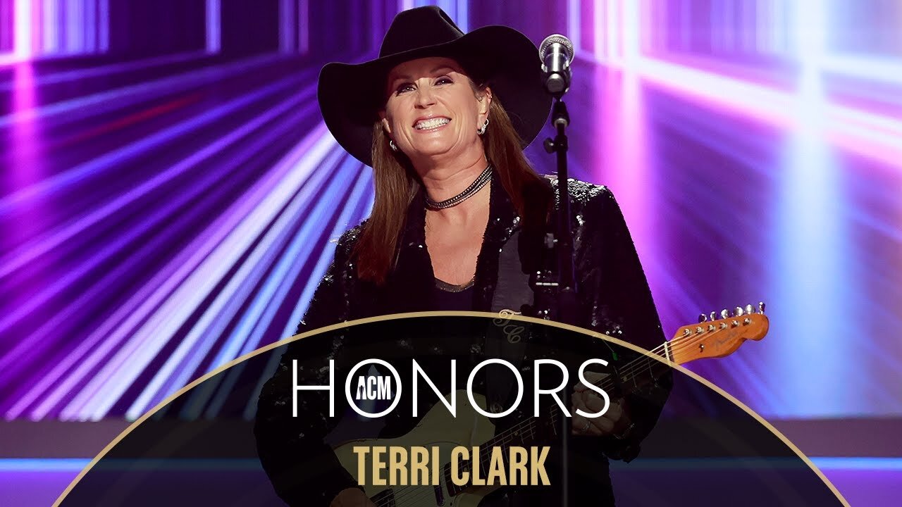 Terri Clark - "Hang Tight Honey" (Live from the 17th ACM Honors)