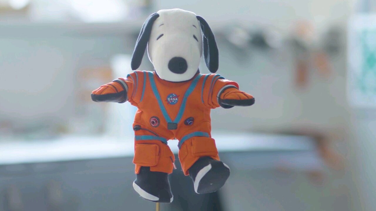 Why snoopy is going in space? 😱🚀🐶