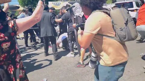 Hamas Supporters Attack Jews Outside LA Synagogue, Prompting TERRIBLE Response From LAPD And CA Dems