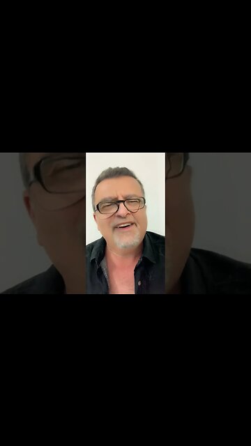 🚨 Pwime Mwinister Albo gives his first grouse interview after marching at Mardi Gra sober.