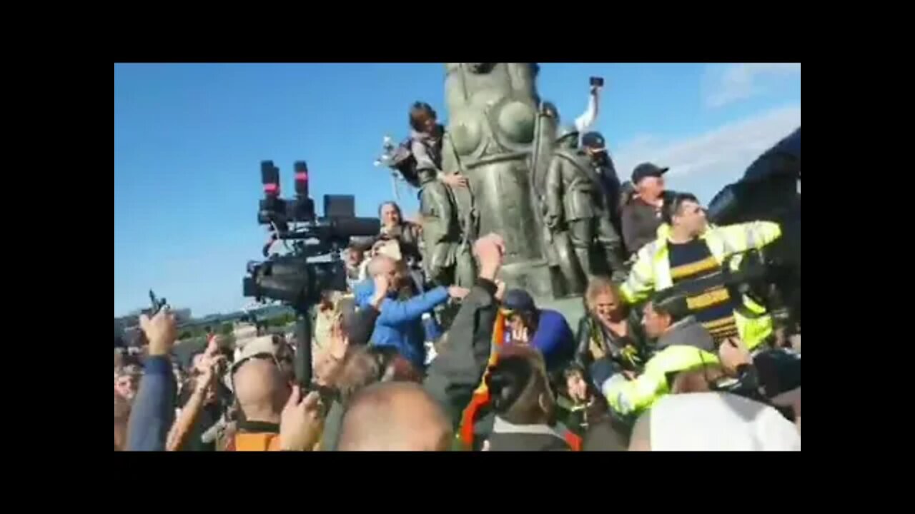 ITALY - Huge Trieste Protest - Momentum Growing!