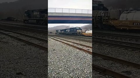 Eastbound intermodal in Johnstown PA