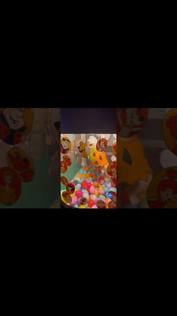 Come to the arcade with us! We found a Hannah Barbera machine that dispenses prizes! #flintstones