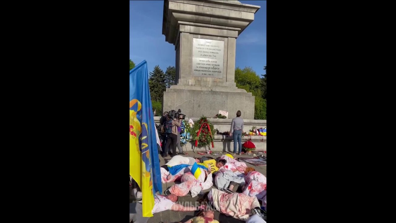 Young based Pole lays flowers at the monument to Soviet liberators ignoring the screams of Khokhols smeared with ketchup