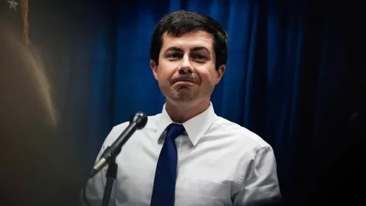 Pete Buttigieg Pushes "Hope", Begs Lifeless Crowd To Clap "Come On!"