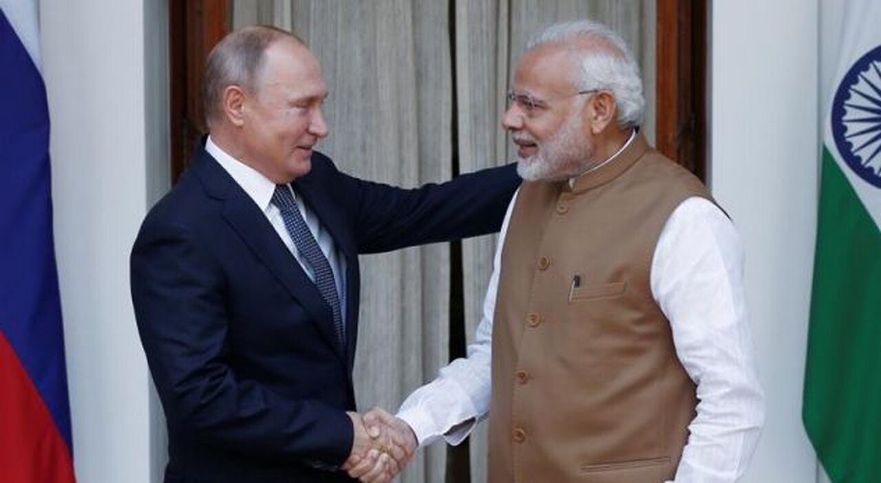 India "blen" armatim rus me vlerë 13 miliardë dollarë - Vëllazëria e mbrojtjes Modi-Putin po mahnit Perëndimin ...